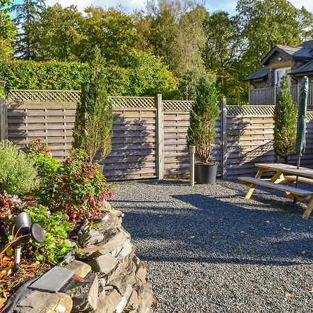 Newstead * Windermere