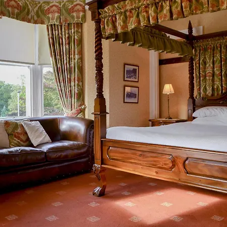 Newstead * Windermere